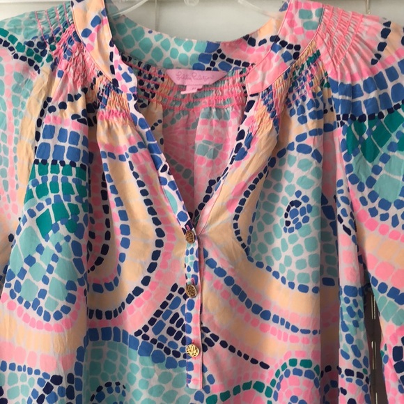 Lilly Pulitzer Elsa Blouse Top Tile Wave Silk Mosaic SZ M Pink Prach Aqua - Picture 2 of 7